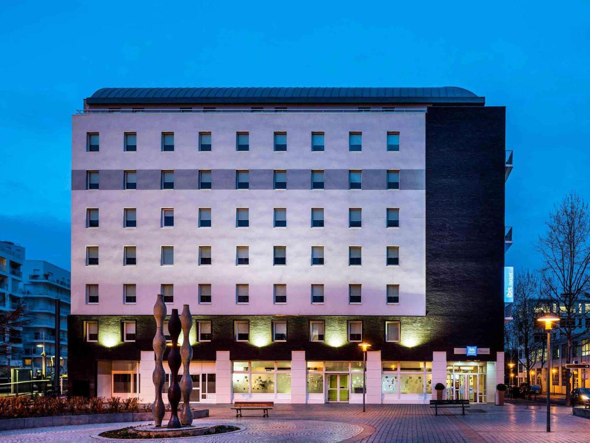 Ibis Budget Issy Les Moulineaux Paris Ouest Hotel Exterior photo